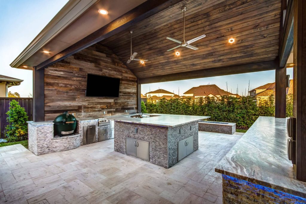 Luxury Outdoor Kitchens